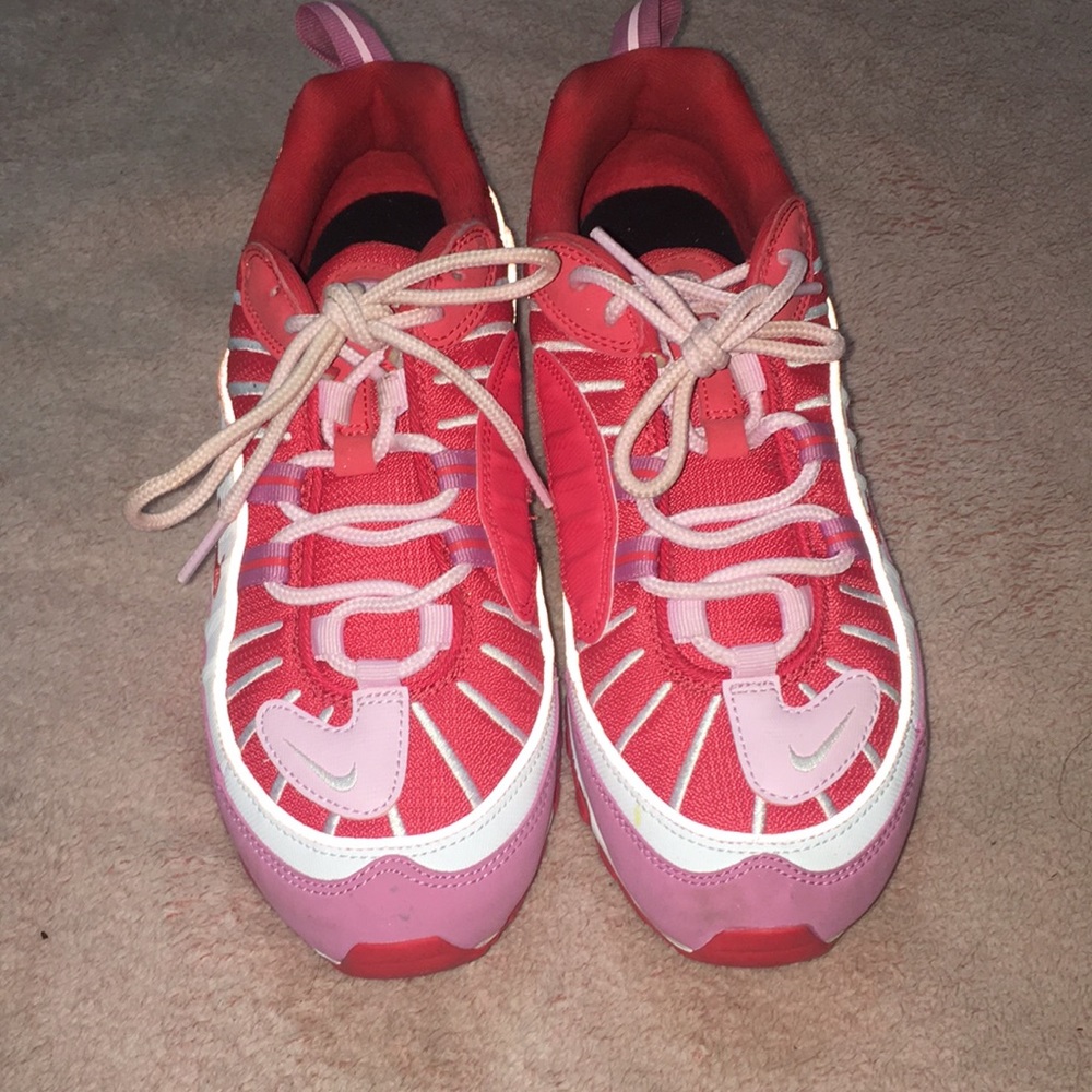 Nike air maxes